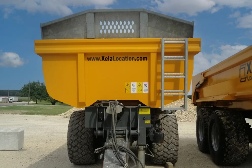 TP240 Fillion Jaune devant