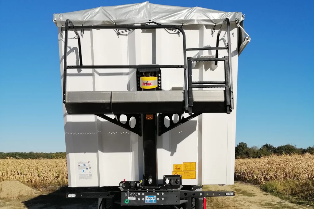 Benne céréalière Fruehauf 3