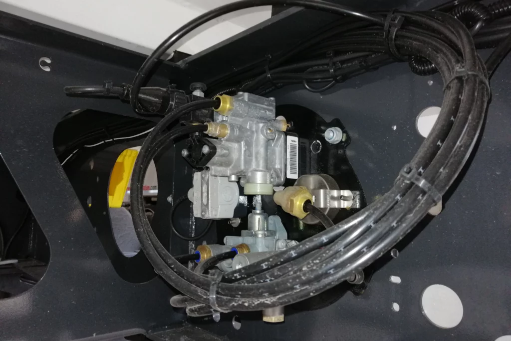 Benne céréalière Fruehauf 6