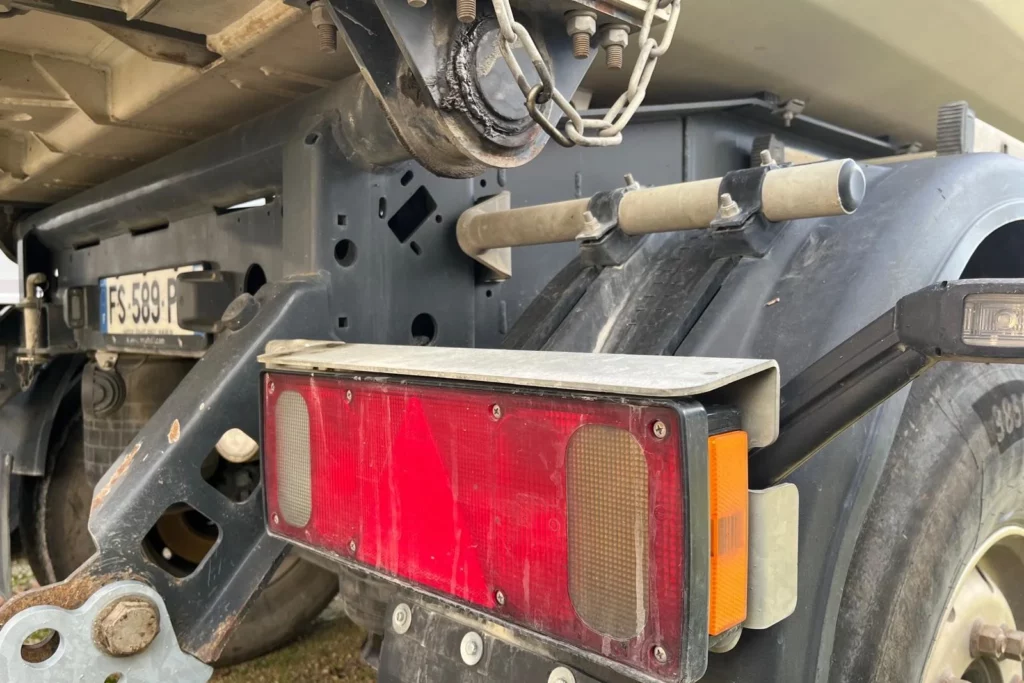 Détail benne TP acier 8