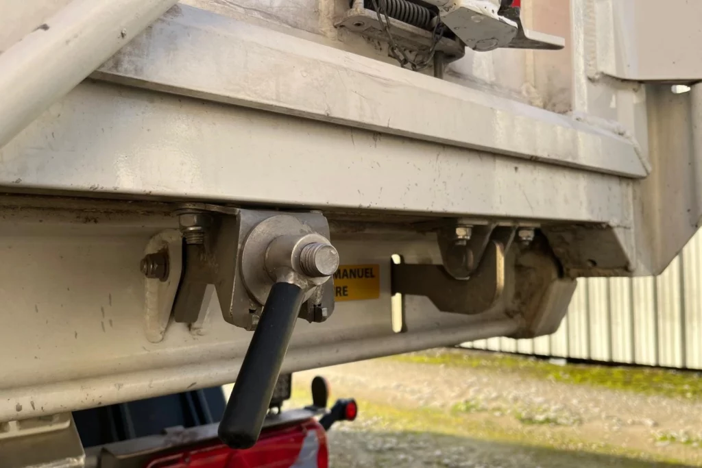 Détail benne céréalière 10