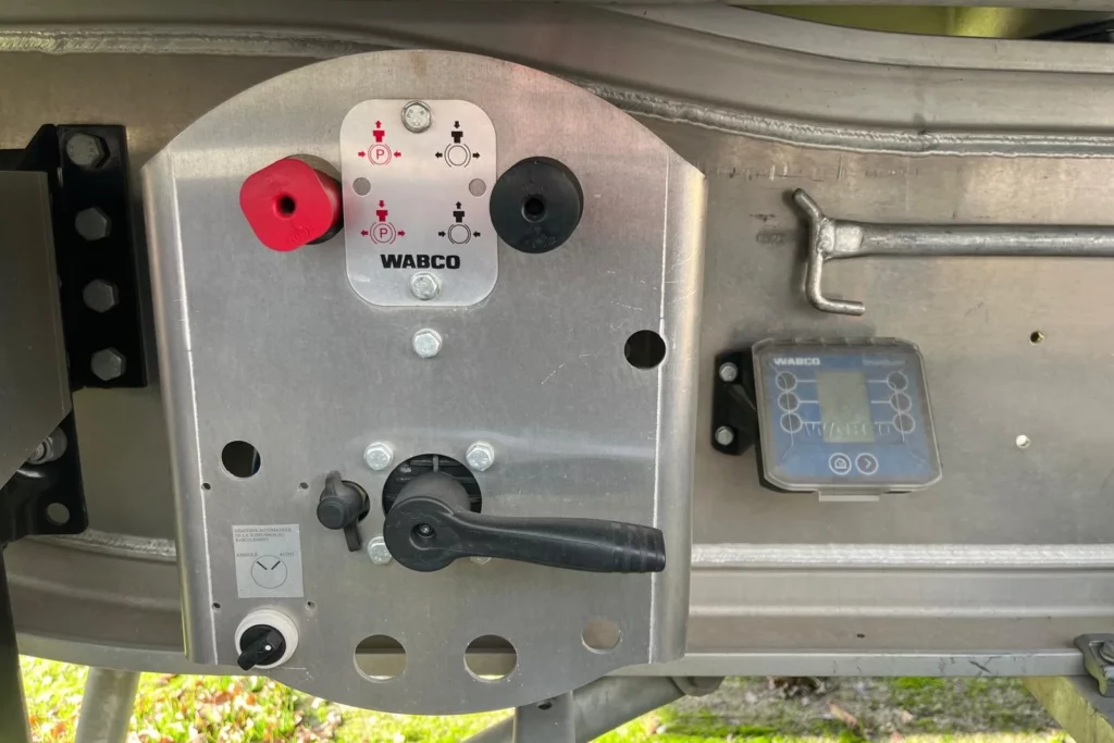 Détail benne céréalière 4