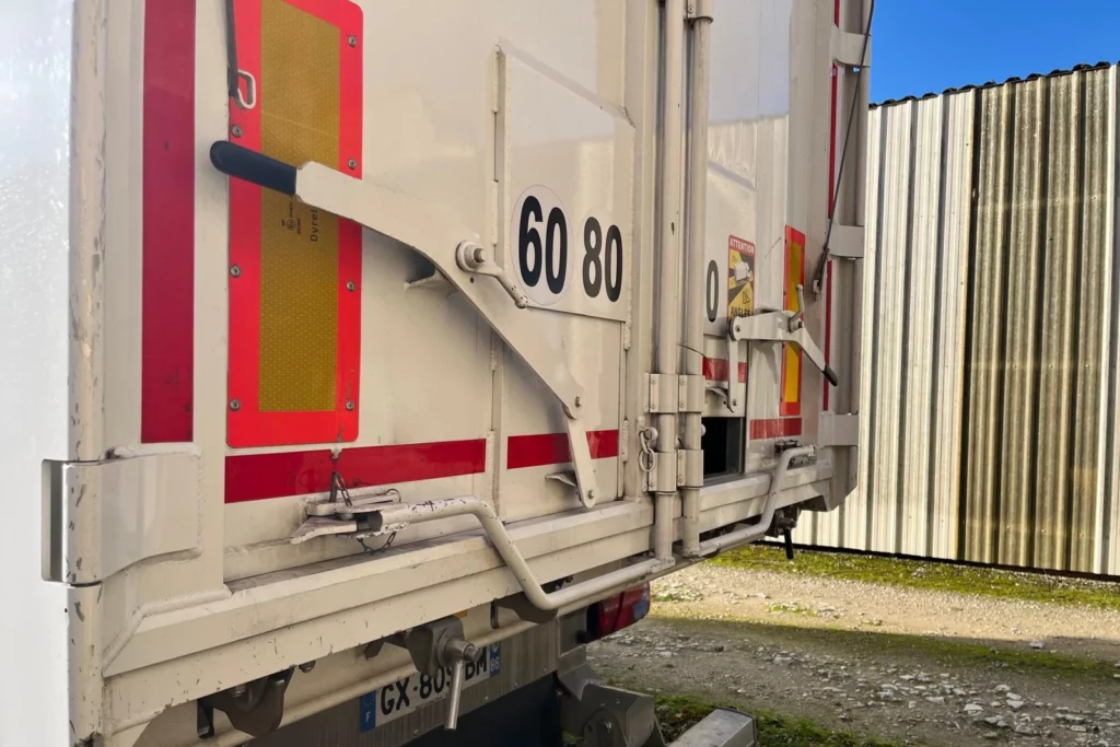 Détail benne céréalière 9