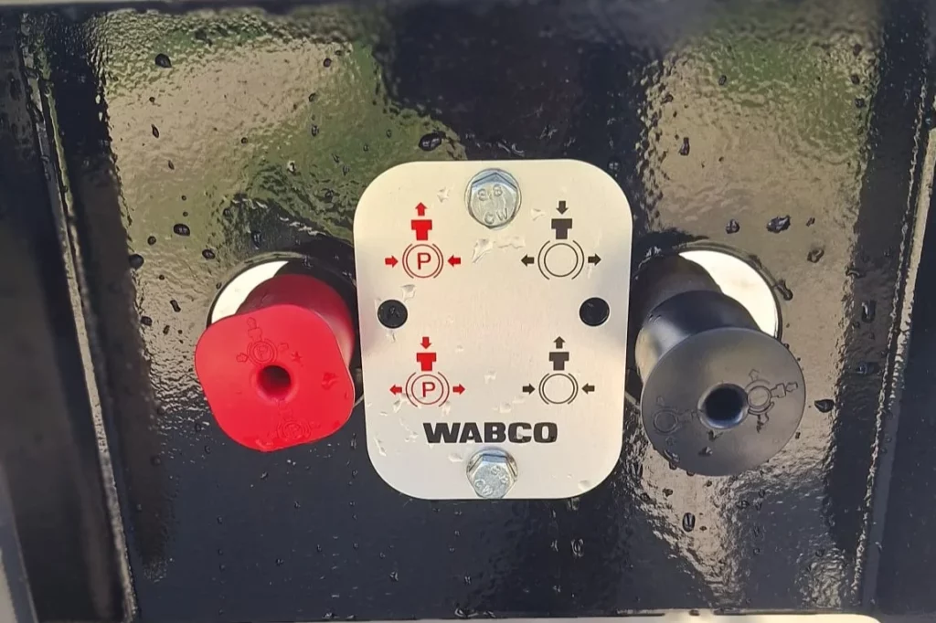 Porte-engin détails 1