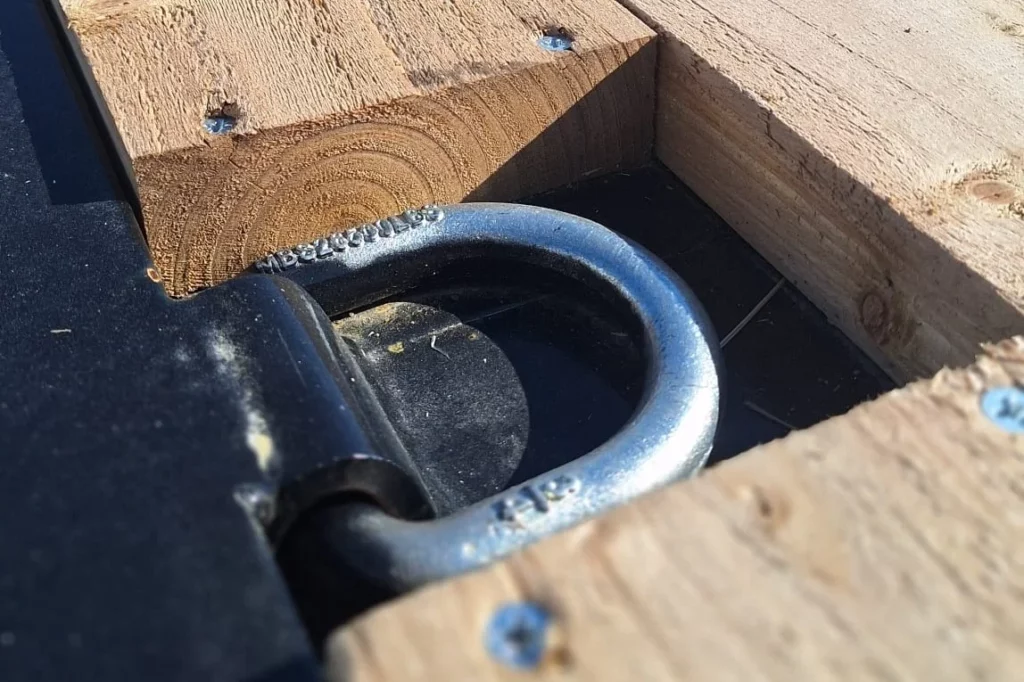 Porte-engin détails 3